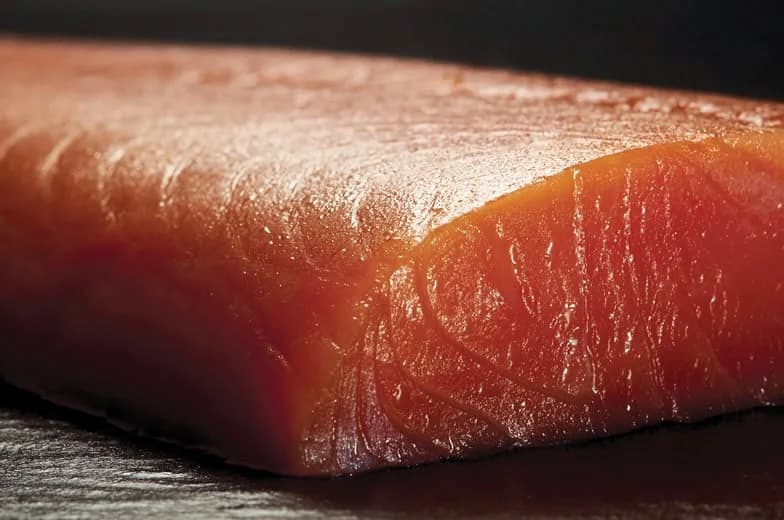 Il salmone in estate, così com’è, naturalmente Upstream